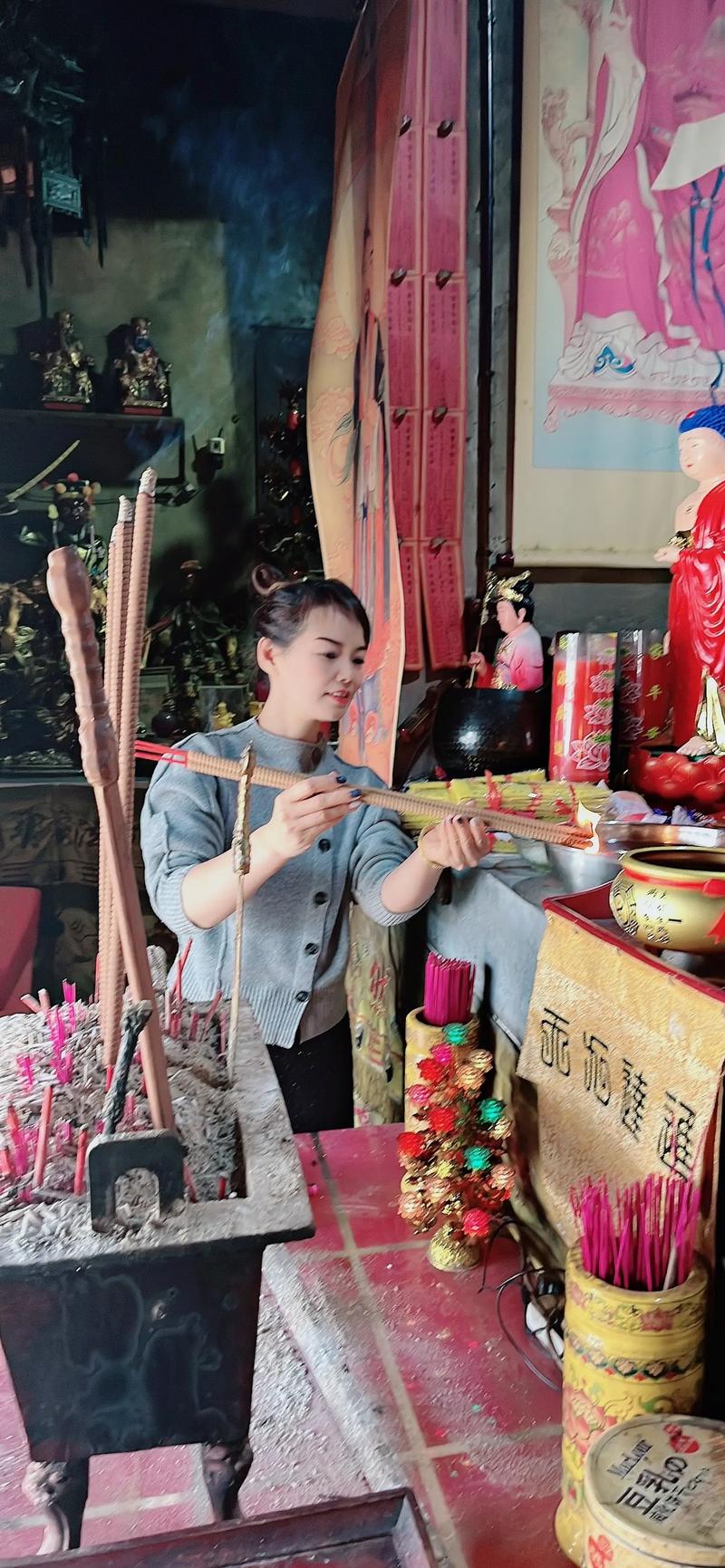 耳朵最上面是平的面相 耳朵最上面是平的面相