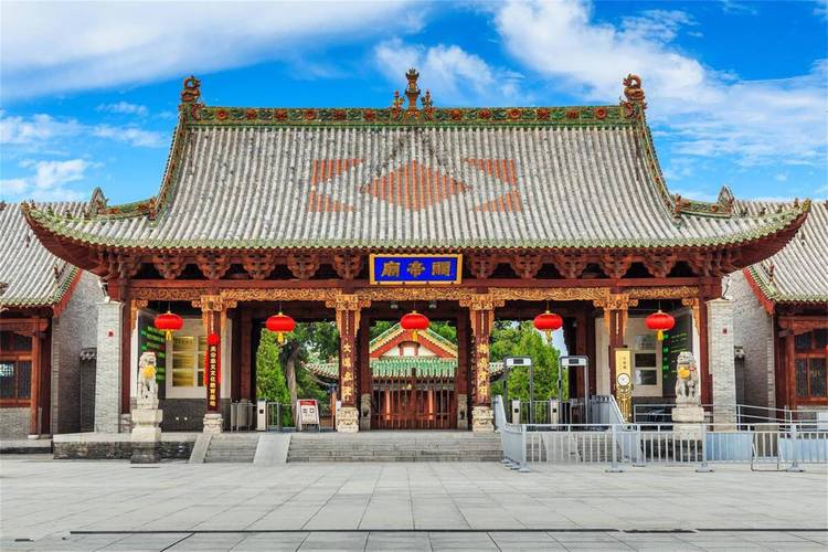 梦履薄冰险境,夜行山谷寻路之旅 梦履薄冰险境,夜行山谷寻路之旅
