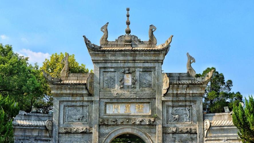 属兔人2025年爱情运如何及幸运颜色是什么 属兔人2025年爱情运如何及幸运颜色是什么