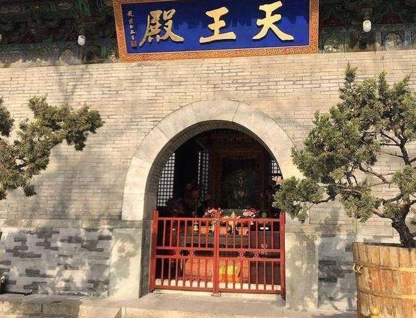 已婚天蝎男喜欢巨蟹女怎么办,天蝎的男生会喜欢 已婚天蝎男喜欢巨蟹女怎么办,天蝎的男生会喜欢