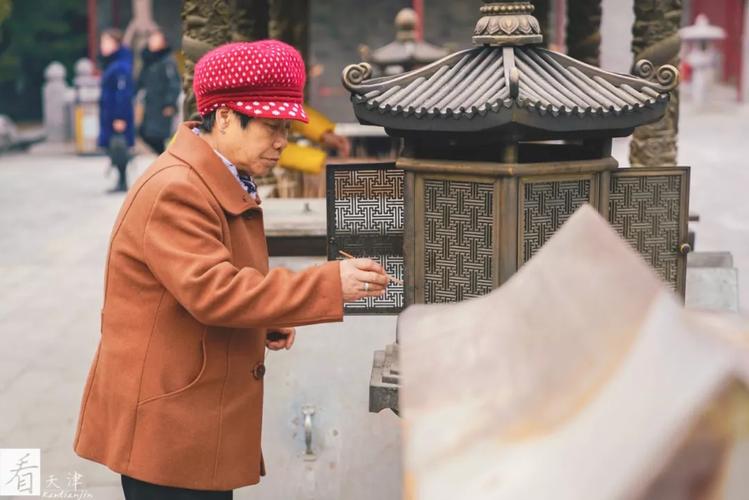 女孩额头有角面相(龙角骨真人图片) 女孩额头有角面相(龙角骨真人图片)